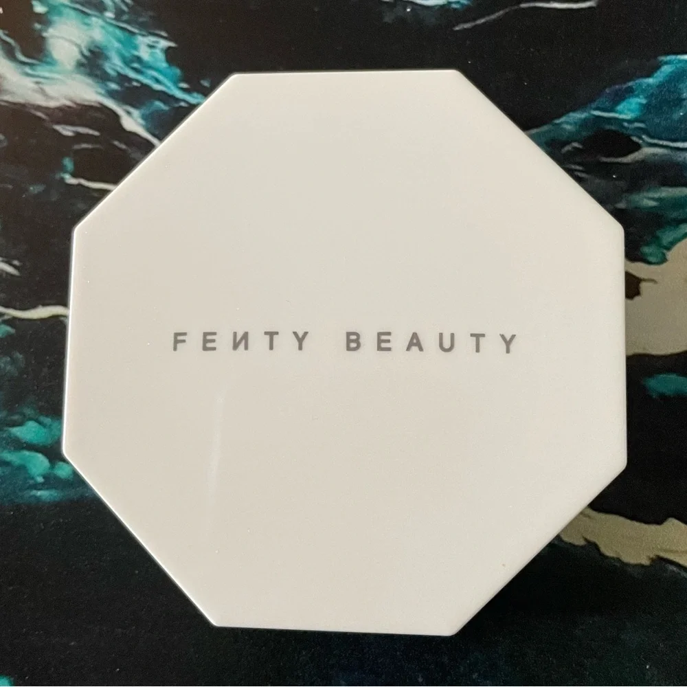 Fenty Beauty Killawatt Foil Freestyle Highlighter in Mean Money/HU$TLA Baby - Picture 4 of 5